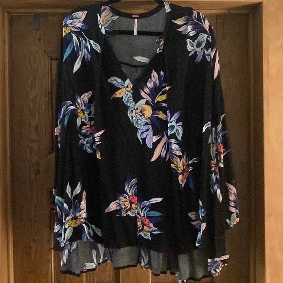 Free People black floral tunic - Picture 1 of 4